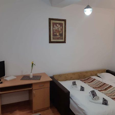 Tudor Apartment Брашов Екстер'єр фото