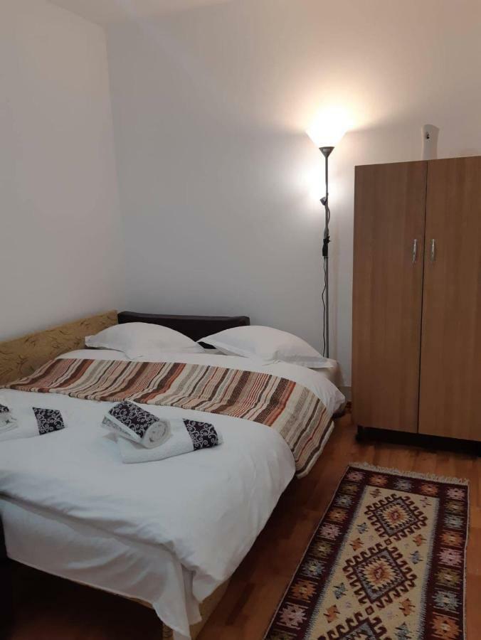Tudor Apartment Брашов Екстер'єр фото